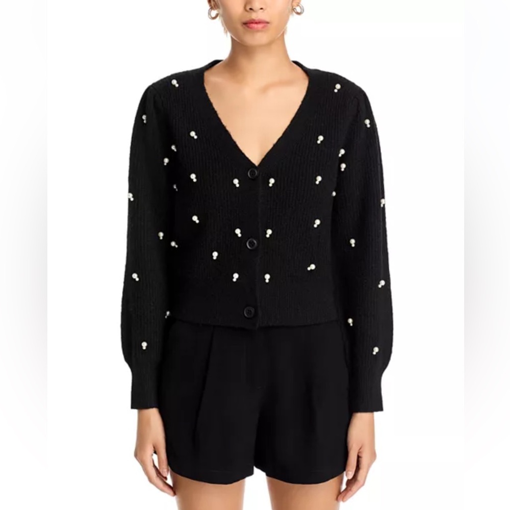 NWT•Aqua•Faux Pearl Embellished Cardigan
Black
Sz Medium